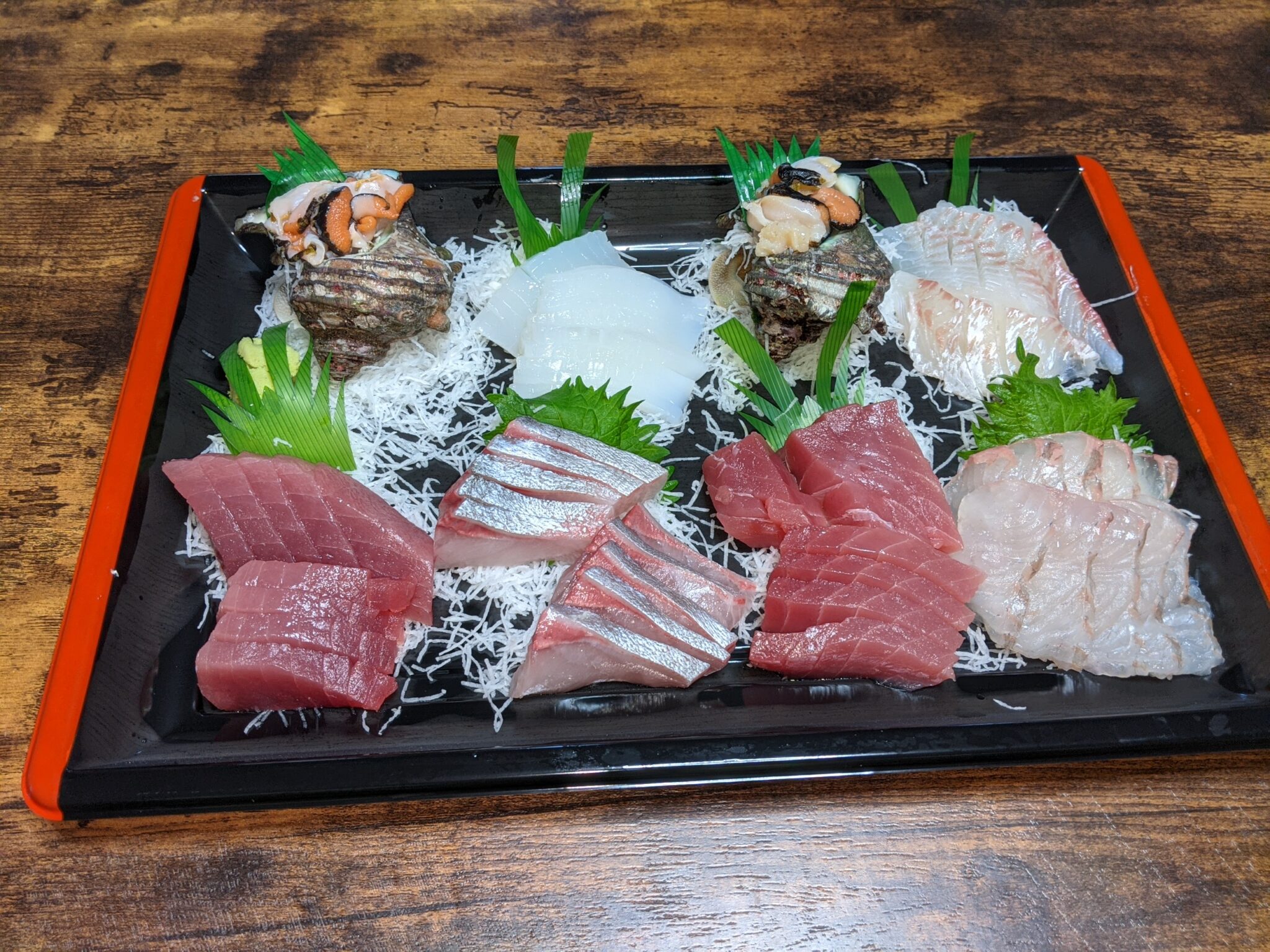 尾鷲の新鮮な刺身をお持ち帰り！「魚鉄商店」 | じゃっくのグルメ旅日記